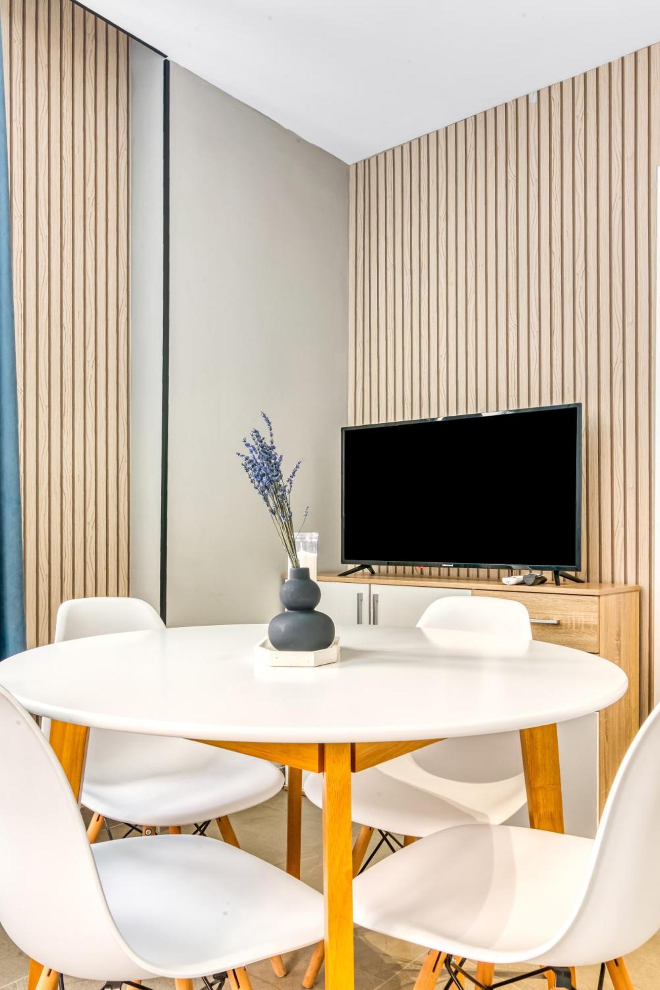 City Scape Suites Valencia Exterior foto