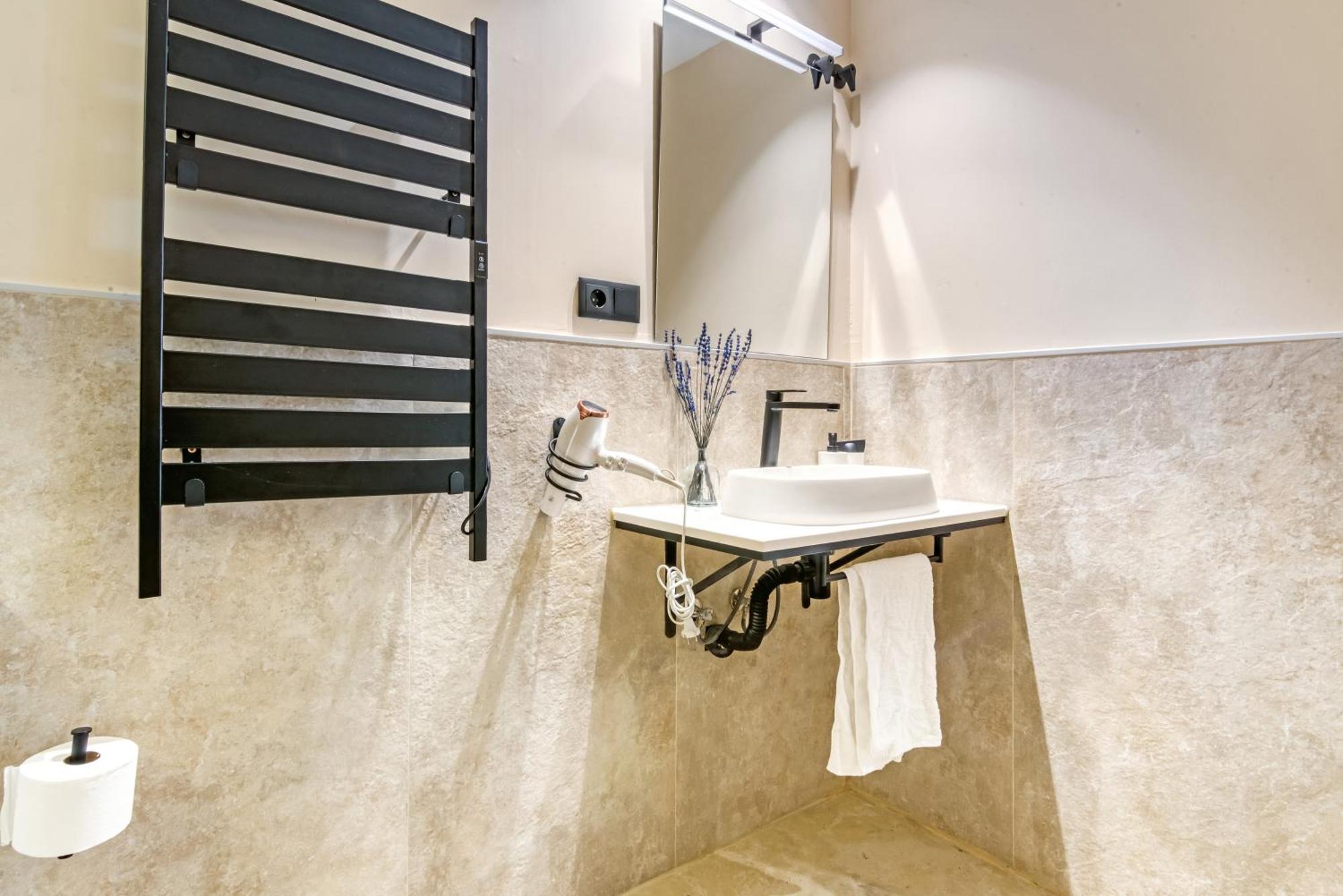 City Scape Suites Valencia Exterior foto